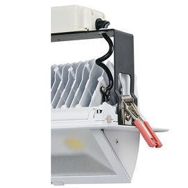 高い発電 60W の穂軸の外面は調節可能な導かれた Downlight、350 の回転度を引込めました