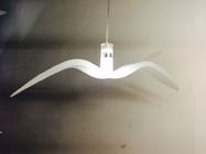 樹脂のミルクの白い現代照明設備、鳥の形は懸濁液ライトを導きました