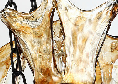 黒 8 のこはく色のガラス陰が付いている軽い家の装飾的な錬鉄のシャンデリア