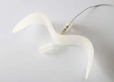 純粋で白いアクリル LED の照明鳥の形をつける Nightbirds の美しい懸濁液