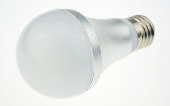 IP65 SMD 5 W LED の地球の球根の 調光対応 防水 E26 LED の電球 120 ボルト