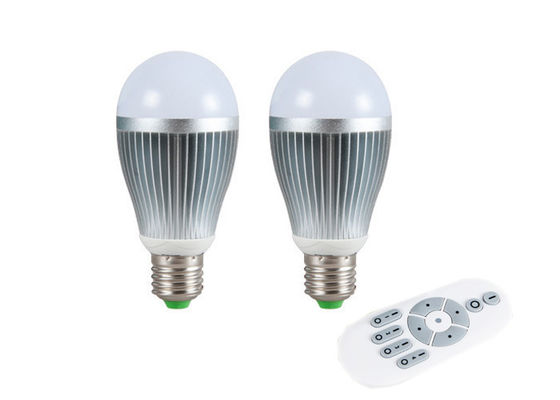 4 ワットの低い電力をつける高性能 LED の地球ランプ商業 LED