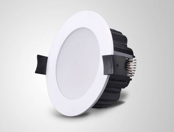 引込められたダイカストで形造る 25Watt LED Downlights の RA は 80 IP45 スタジオのための白い Dimmable を暖めます