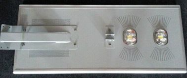 省エネ 60W は白い IP66 屋外の統合された太陽 LED の街灯を冷却します