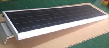 省エネ 60W は白い IP66 屋外の統合された太陽 LED の街灯を冷却します