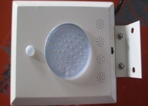 6W IP66 は公園の照明のための屋外の太陽動力を与えられた LED の街灯を防水します