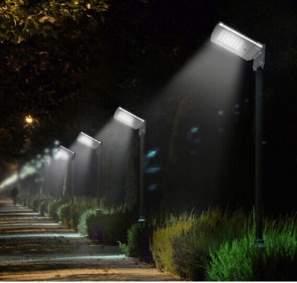 6W IP66 は公園の照明のための屋外の太陽動力を与えられた LED の街灯を防水します
