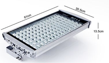 56 W 5500lm 4000K/6000K 高速道路のための屋外 LED の街灯の据え付け品