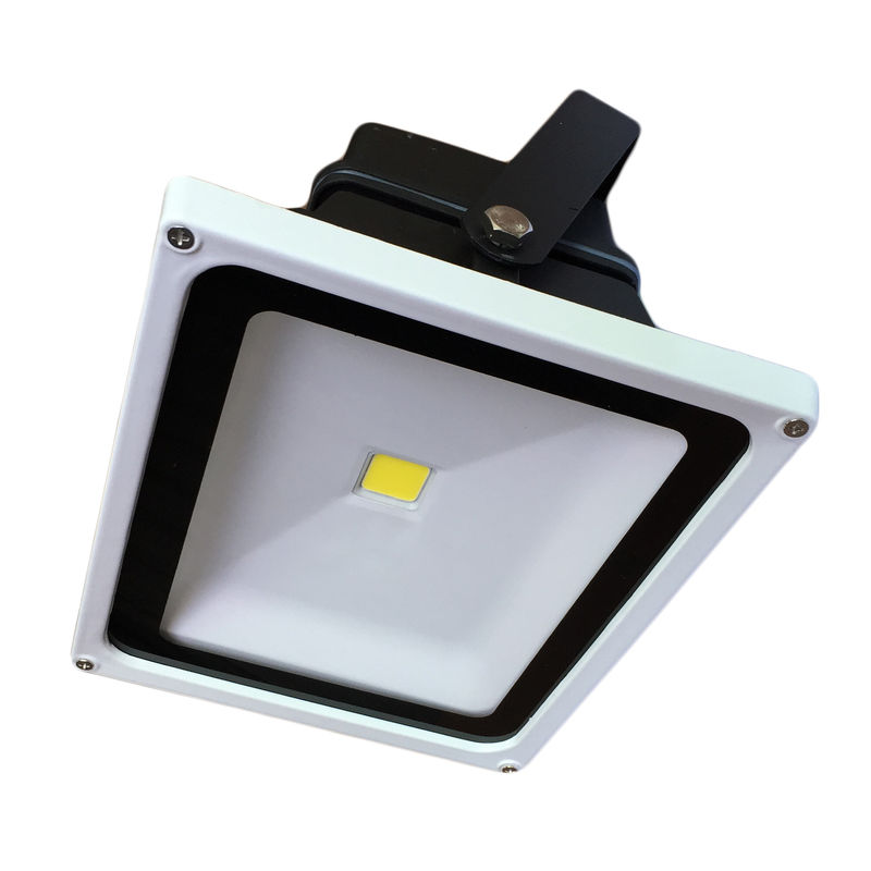 IP67 30 W CRI75 の外部の暖かく白い導かれた屋外の洪水ライト高い発電はフラッドライトを導きました